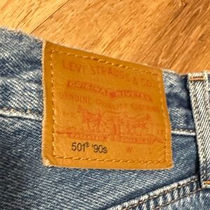 Levi's Women’s 501 90’s Classic Straight Jeans W28xL30 Button fly. Red Tag E